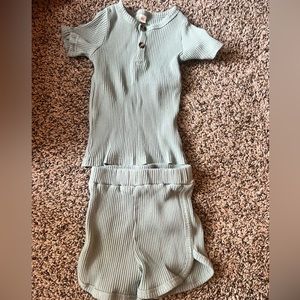 Gender neutral outfit